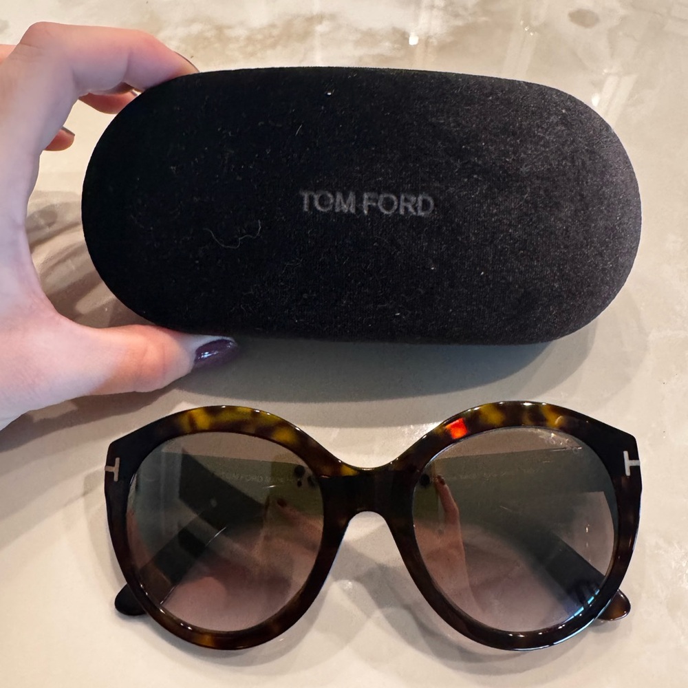 Tom Ford Rosanna Tortoise Shell Sunglasses - Picture 3 of 10